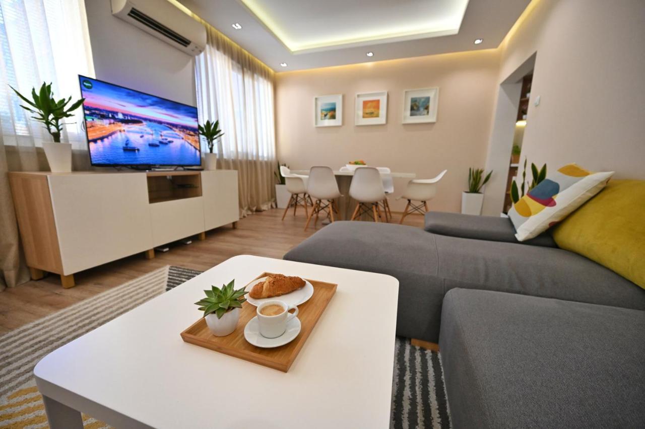Modern Central 2-Bedroom Apartment With Parking Varna Exteriör bild