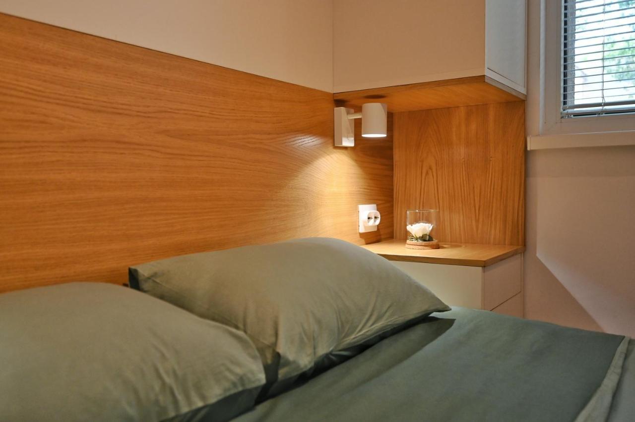 Modern Central 2-Bedroom Apartment With Parking Varna Exteriör bild
